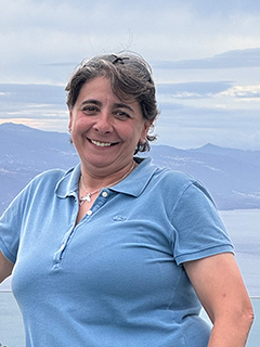 Cristina, Gestión Administrativa y conductora